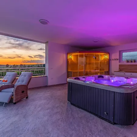 4 Bedroom Gorgeous In * Pomer