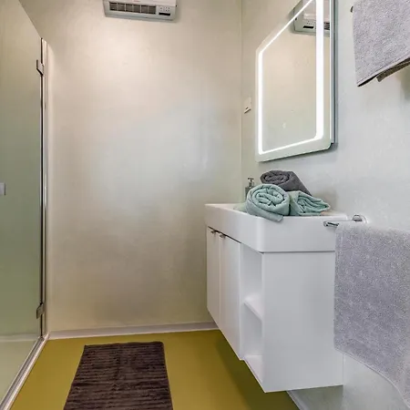 4 Bedroom Gorgeous In *