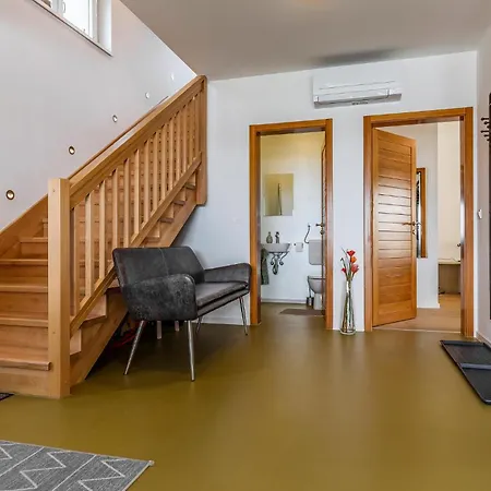4 Bedroom Gorgeous In * Pomer