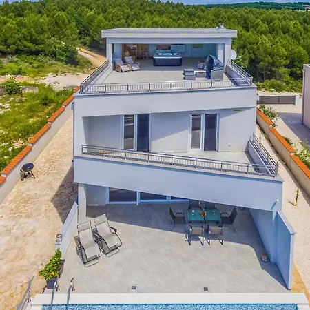 Ferienhaus Beautiful In Medulin With Sauna Pomer